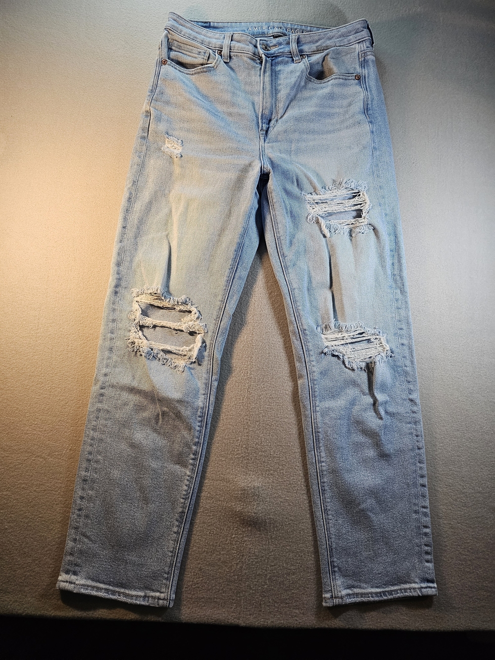 American Eagle Outfitters Light Wash Distressed Mom Straight Leg Jeans Size 8